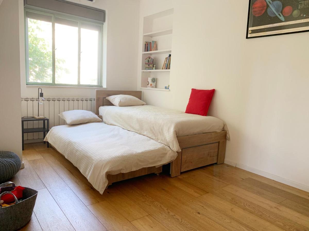 Annie'S Boutique Apartment In Yerusalem Bagian luar foto