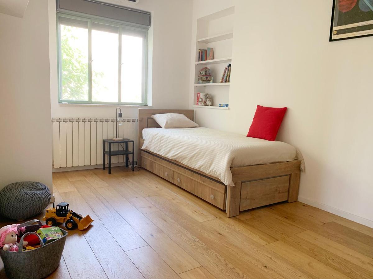 Annie'S Boutique Apartment In Yerusalem Bagian luar foto