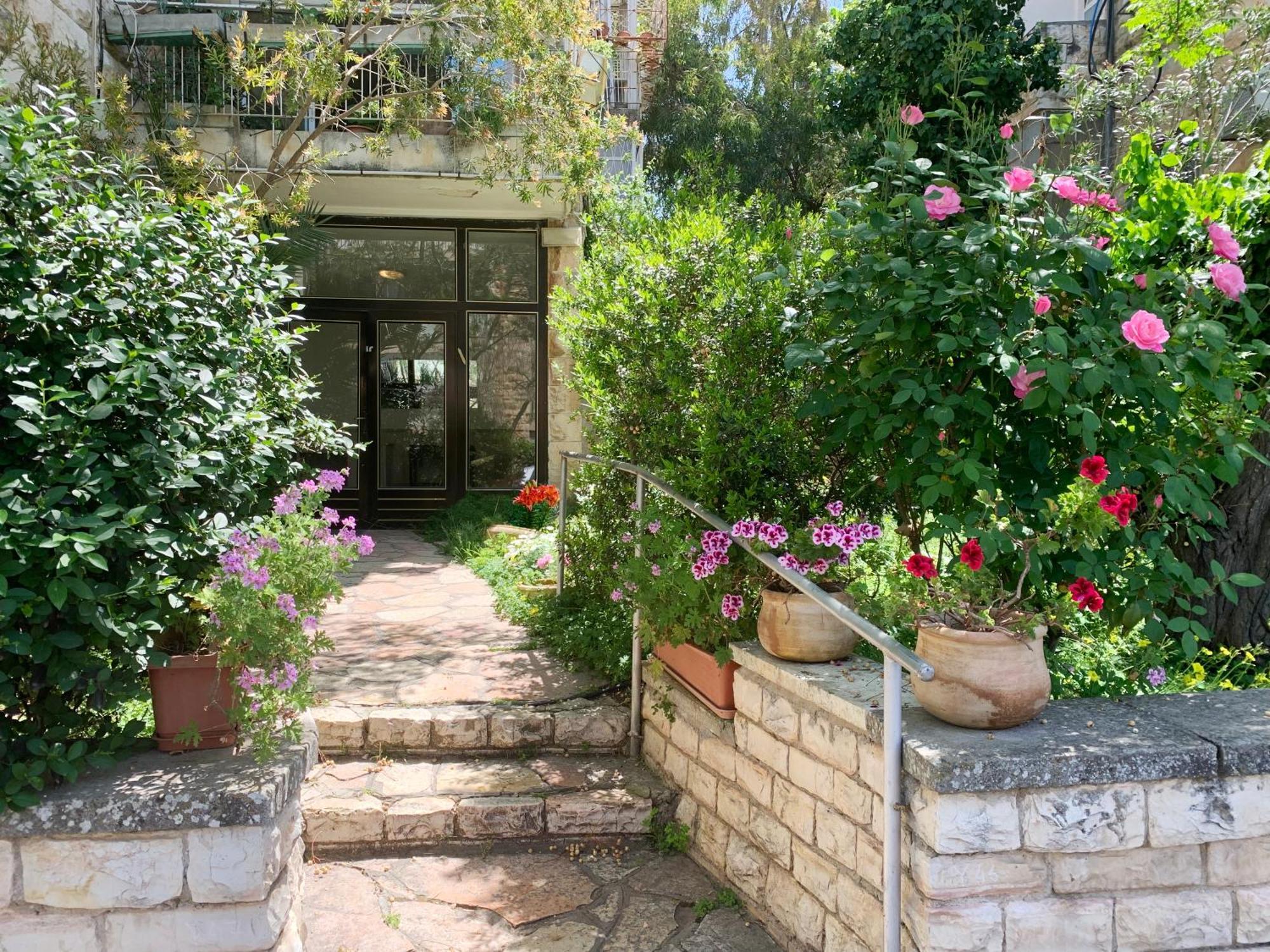 Annie'S Boutique Apartment In Yerusalem Bagian luar foto